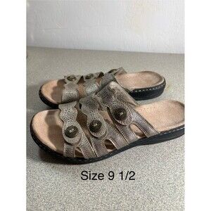 Clark's Leisa Pewter Sandals US 9.5 M Unique Button Detail On Straps